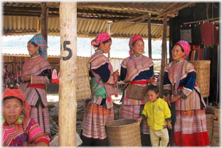 Women at the Bac Ha market