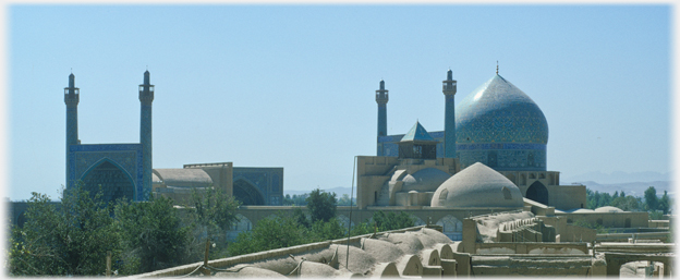 The Jadid-e Abbasi Mosque.