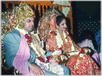 The couple at a Hindu wedding.