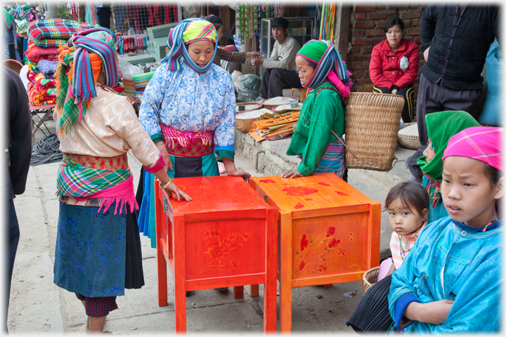 Two women in Dong Van market.