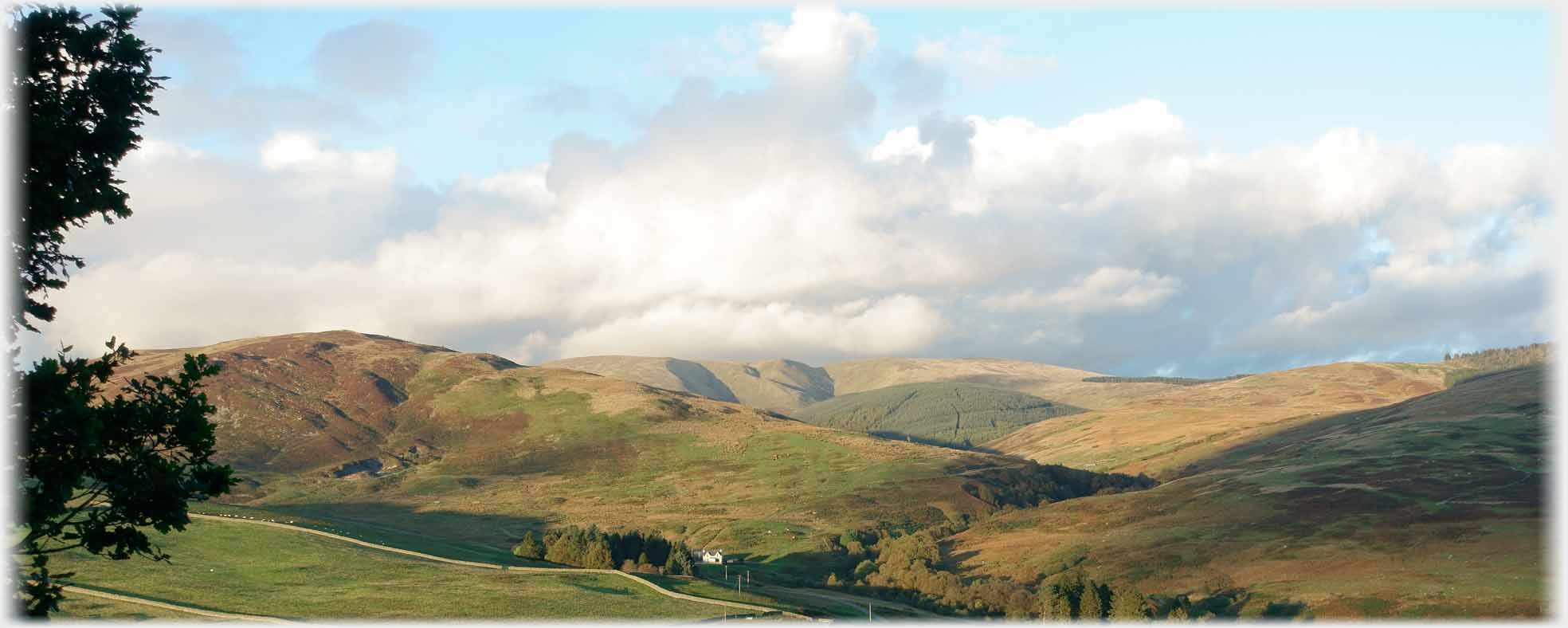 Wide panarama of the same hills.