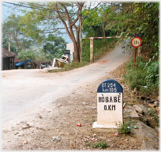 Mile stone at Ba Be.