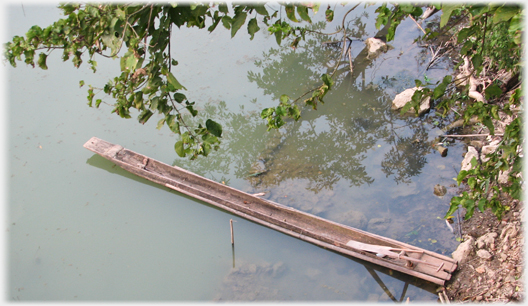 Boat seen from above.