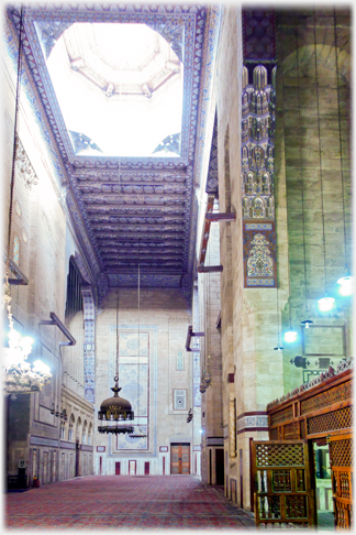 Main pryer hall of the Al-Rifai Mosque.
