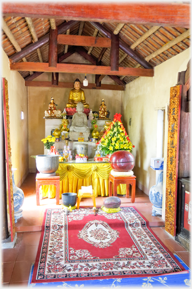 Main altar.