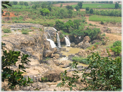 Distant view of the falls.