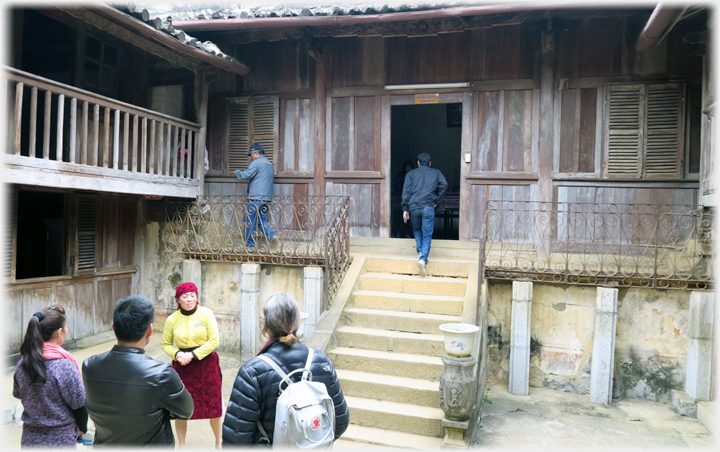 Group being shown Palace.