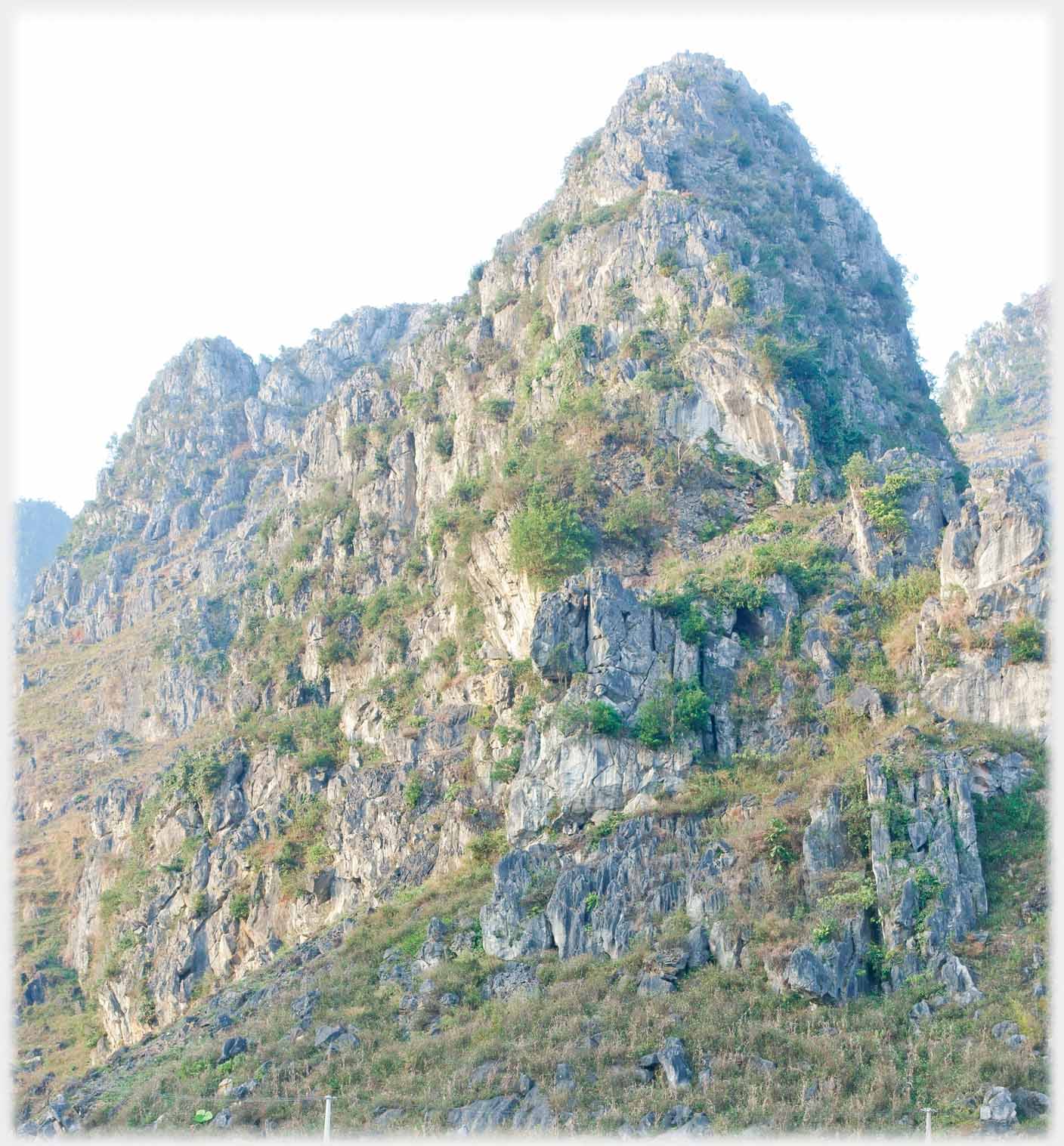 A karst with no haystacks or fields.