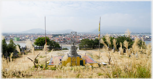 Looking over the square towards Hai.