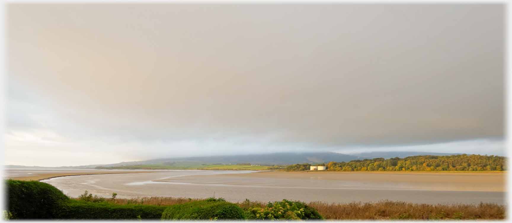 A low mass of cloud but with light edges.