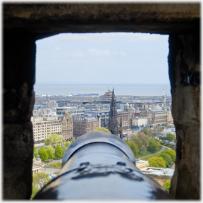 WView through loop over cannon to Scott Monmument.