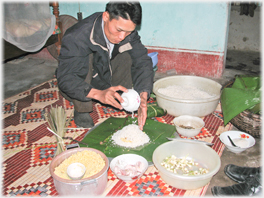 Making banh chung - third step.