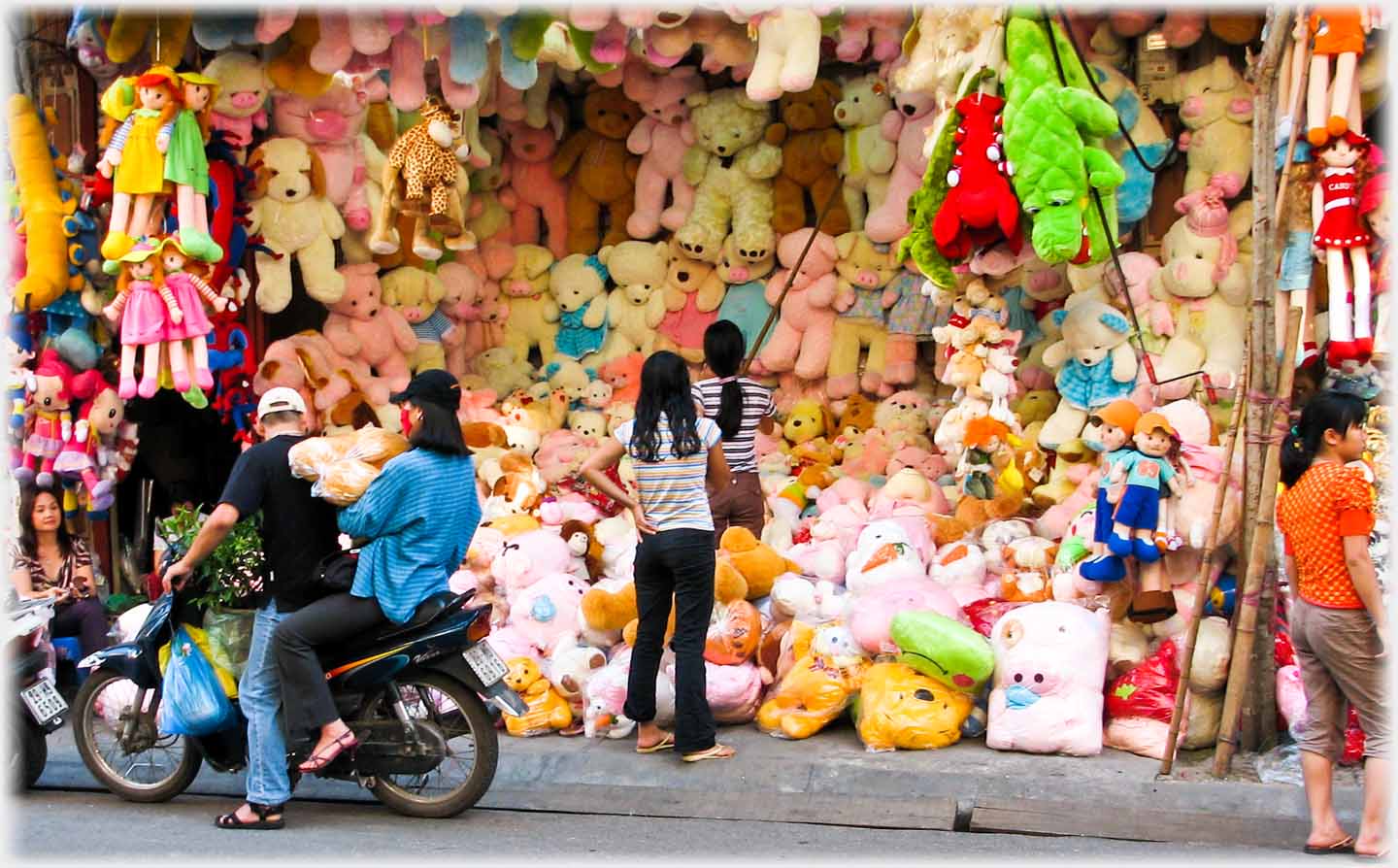 Whole shop front completelt filled from floor to ceiling with stuffed bears.