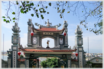 Entrance canopy of the Dot Tien pagoda.