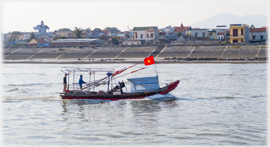 Boat heading upstream.