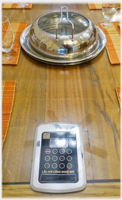 Table with steamer and its control.