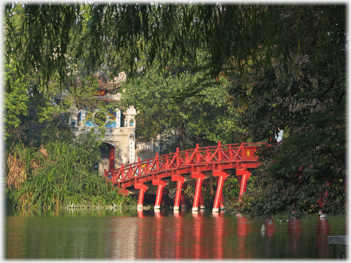 Thê Húc Bridge and Gate