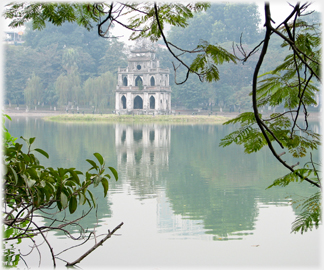 The green of Hoan Kiem lake.