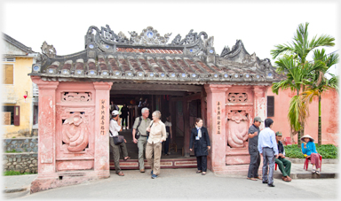 Entrance to the Japanese Bridge and Pagoda.