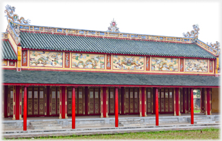 Facade of the Khon Thai Palace.