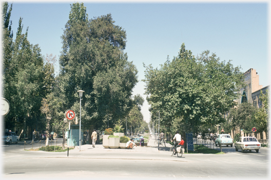 Chahar Bagh Street.