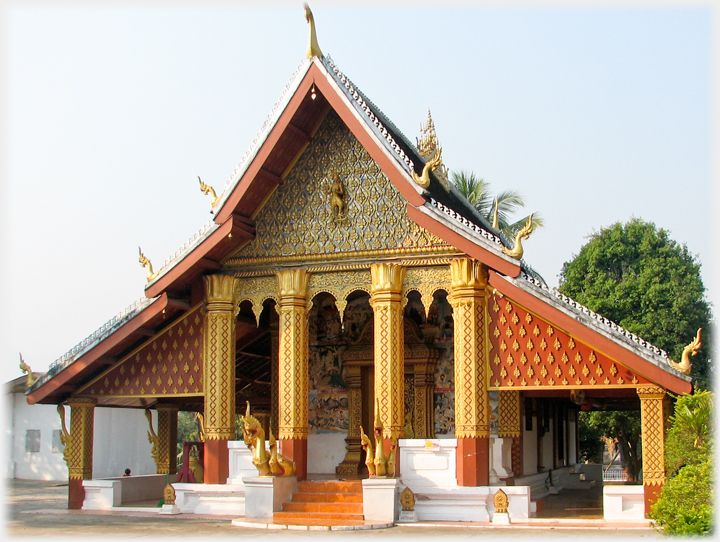 Front of the Wat Ho Xiang.