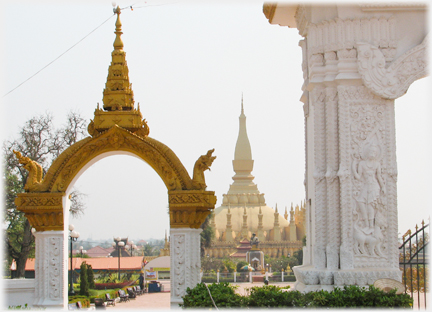 Side gate of the Pha That Luang.