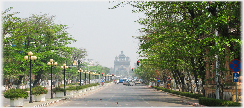 The prospect along Lang Xang Avenue towards the Patuxai Monument.