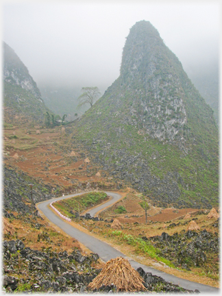 Knoted road and karst.