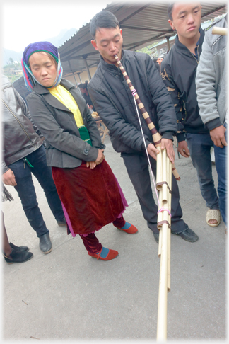 Customer with large pan-pipe.