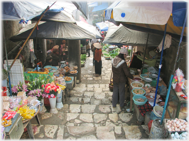 Street market on the steps.
