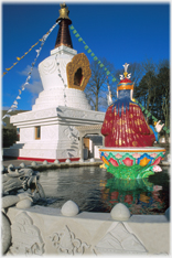 Rimpochet and stupa