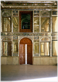 Narenjestan mirrored wall.