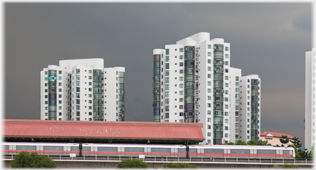 Chinese Garden Station and Parc Oasis flats.