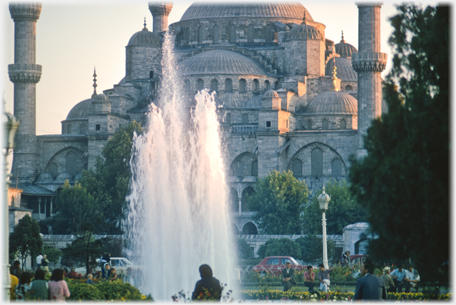 The Suleymaniye Mosque and fountain.