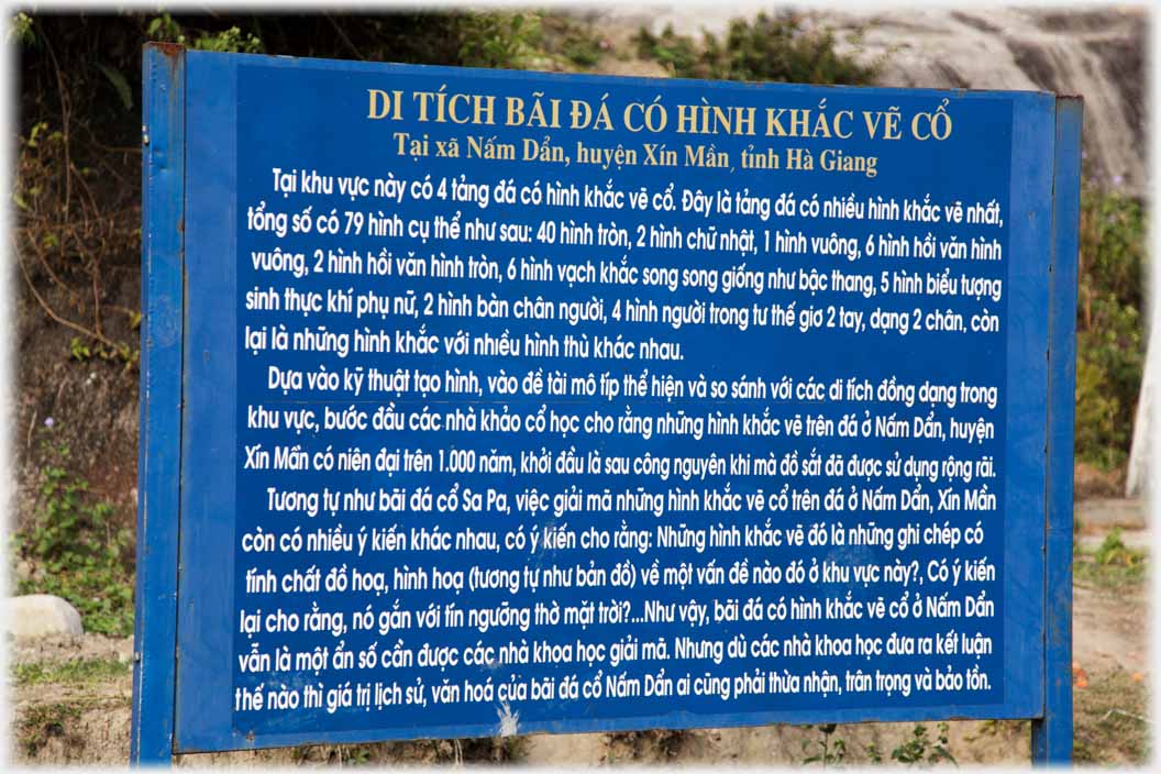 Information panel in Vietnamese.