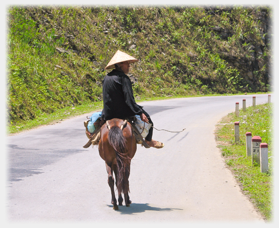 On the Road to Phố Lu