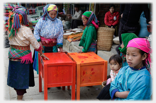 Tables at Đồng Văn market